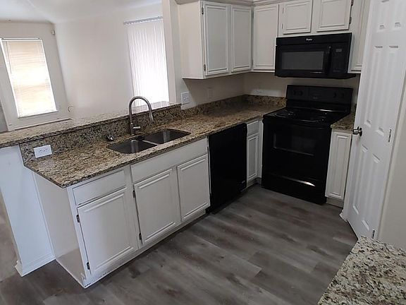 3rd image of 3023 Stonycroft Dr