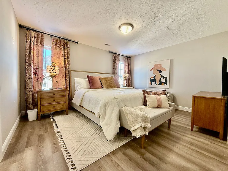 210 Taylor Dr — Photo 8