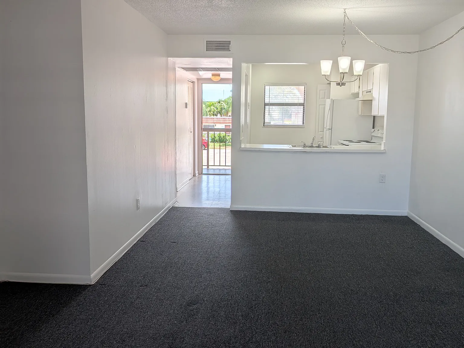 2 bed, 956 sqft, $1,750 — Photo 1