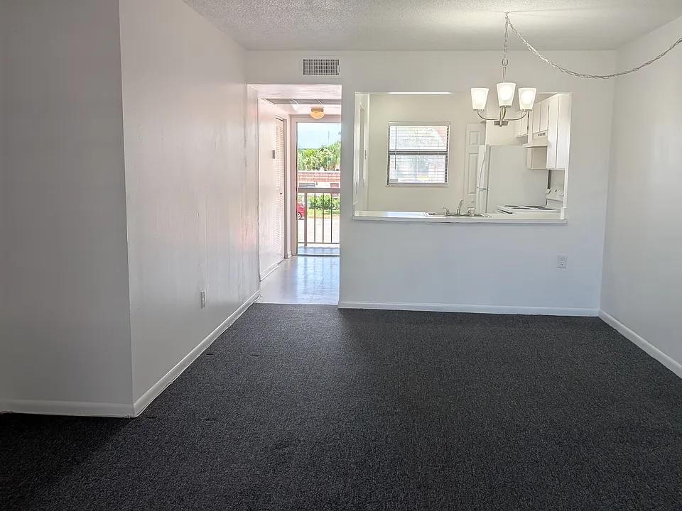 871 NE 209th Ter #25-204