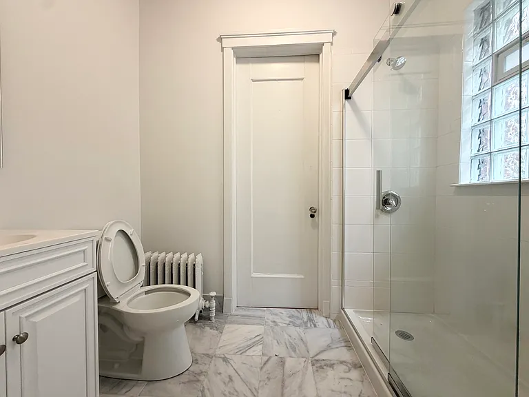 415 W Surf St #1A — Photo 8