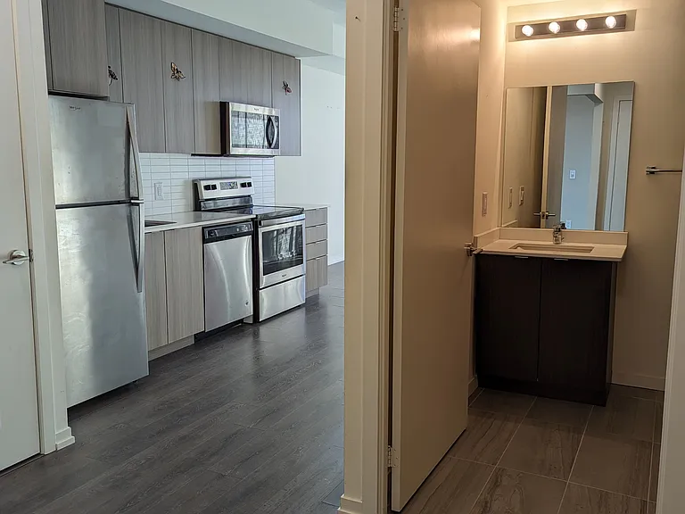 3237 Bayview Ave #901 — Photo 11
