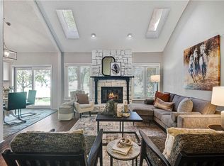 618 NE Fairington Ct, Lees Summit, MO 64064