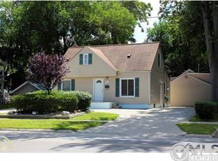 311 Catalpa Dr, Royal Oak, MI 48067