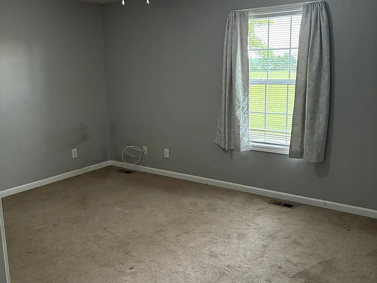 552 Osborne Ave — Photo 6