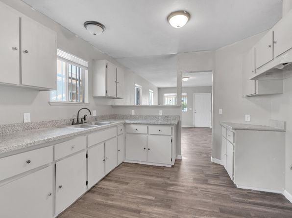 fresno-california-447290759 picture