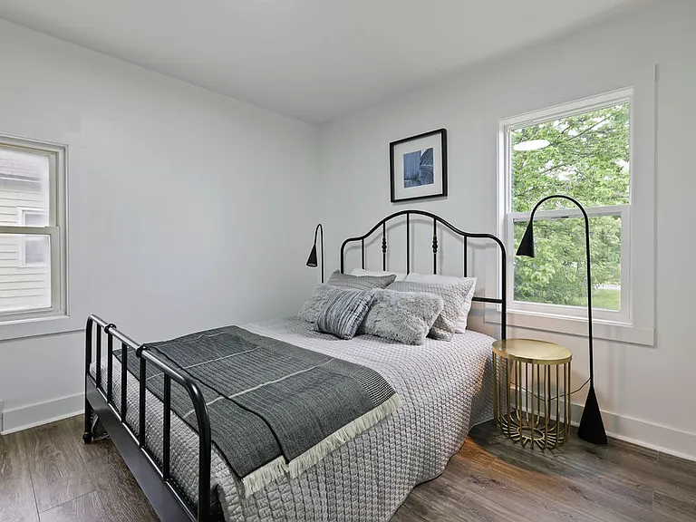 2254-2256 Hiawatha Park Dr — Photo 14