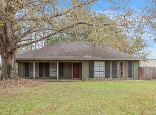 152 Plantation Dr, New Iberia, LA 70563
