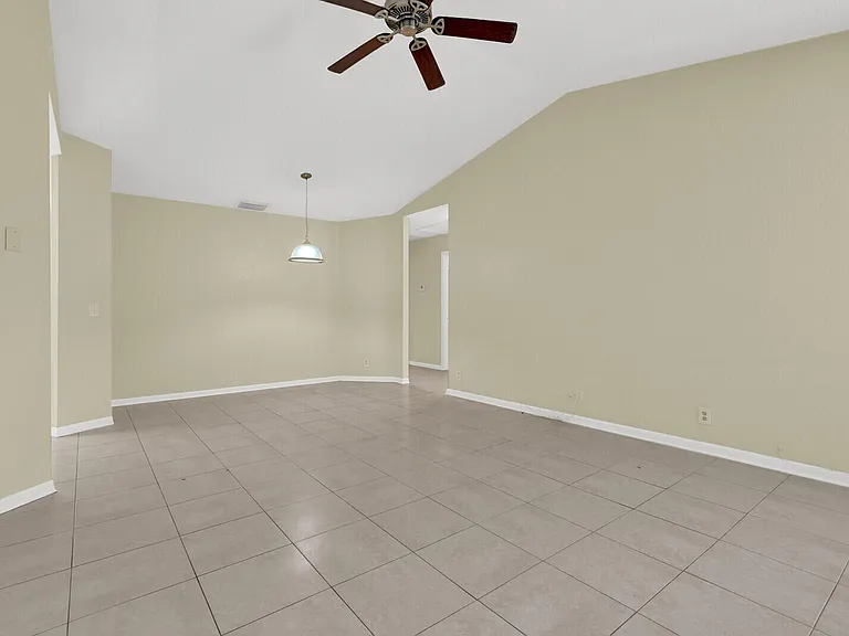 5864 Strawberry Lakes Cir — Photo 5