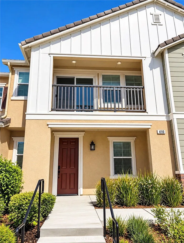 2 bed, 1194 sqft, $3,000 — Photo 2