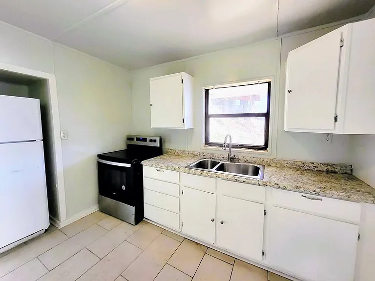 1003 S Main St #B — Photo 1