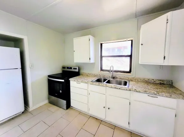 1003 S Main St #B, Big Spring, TX 79720