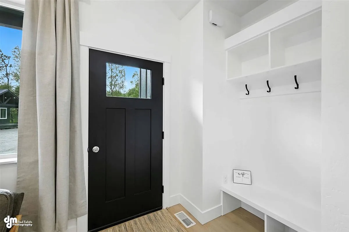 2 bed, 1.5 bath, 974 sqft, $2,550 — Photo 3