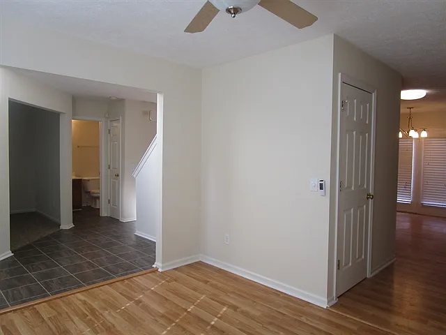 5964 Keensburg Dr — Photo 10