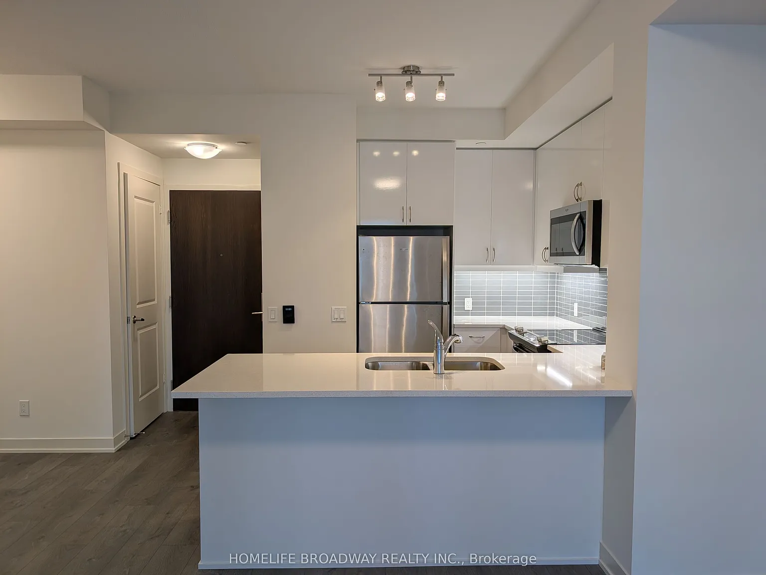 2 bed, $2,500 — Photo 3