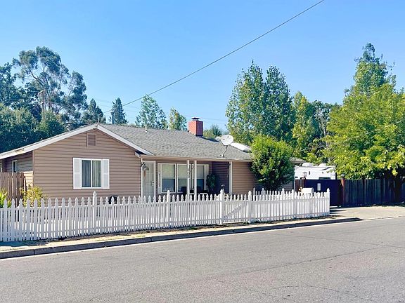 2nd image of 808 Waugh Lane