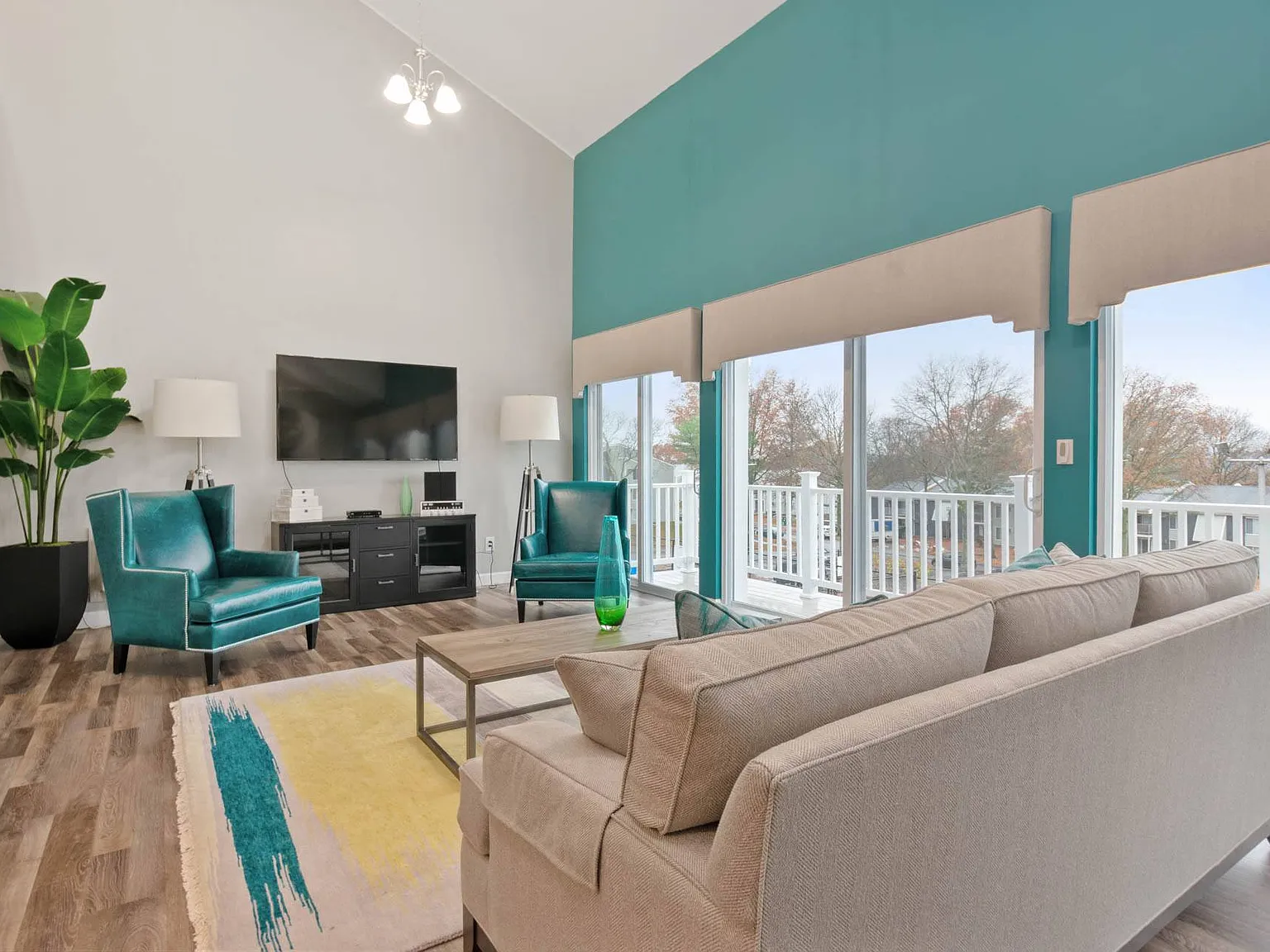 South Winds Apartments — Photo 2