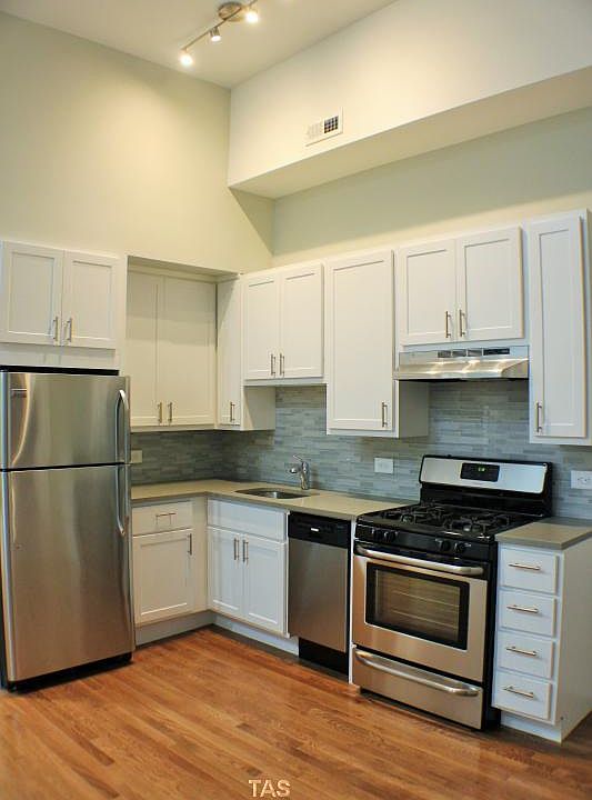 1st image of 2527 N Lincoln Ave APT E4
