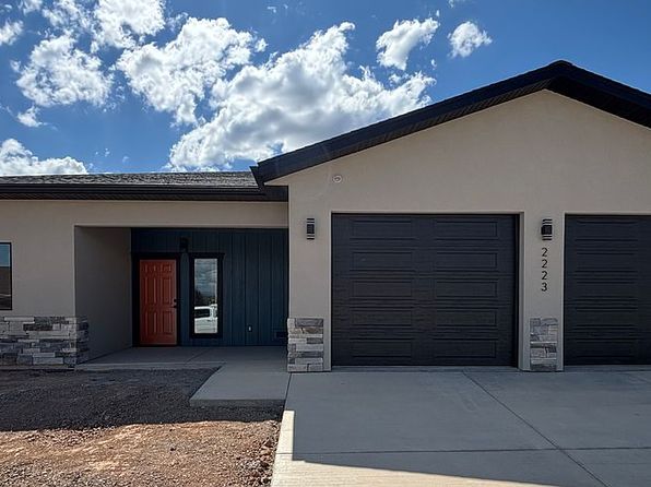 2223 Golf Course Ln