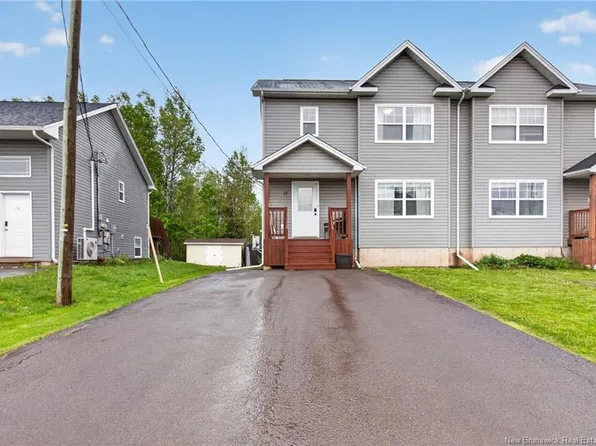 17 Whisperwood Dr, Moncton, NB E1G 0P7