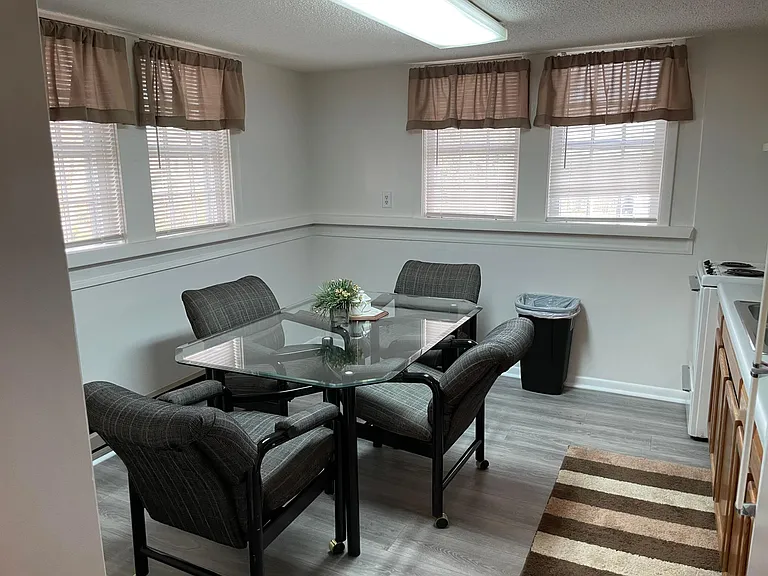 111 W Walnut St #1 — Photo 4