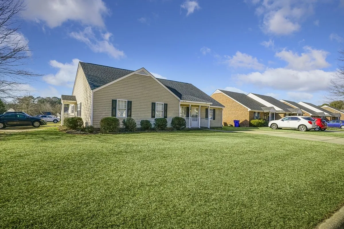 Building Photo - 3418B Pear Tree Ct NW