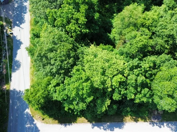 3 Farm Ponds Road, North Stonington, CT 06359