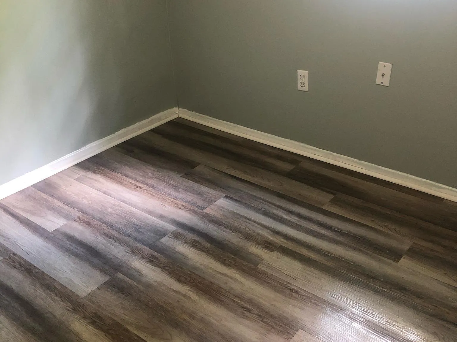 3 bed, 960 sqft, $1,195 — Photo 4