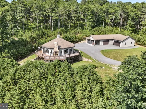 729 High Mountain Rd, Gardners, PA 17324