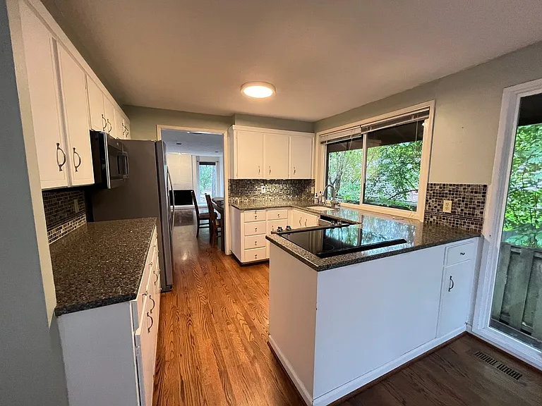 15410 SW Peppermill Ct — Photo 11