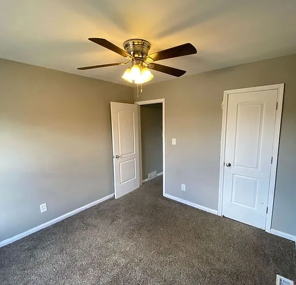 1537 Chandler Ave — Photo 5