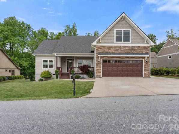 806 Blacksmith Run Dr, Hendersonville, NC 28792