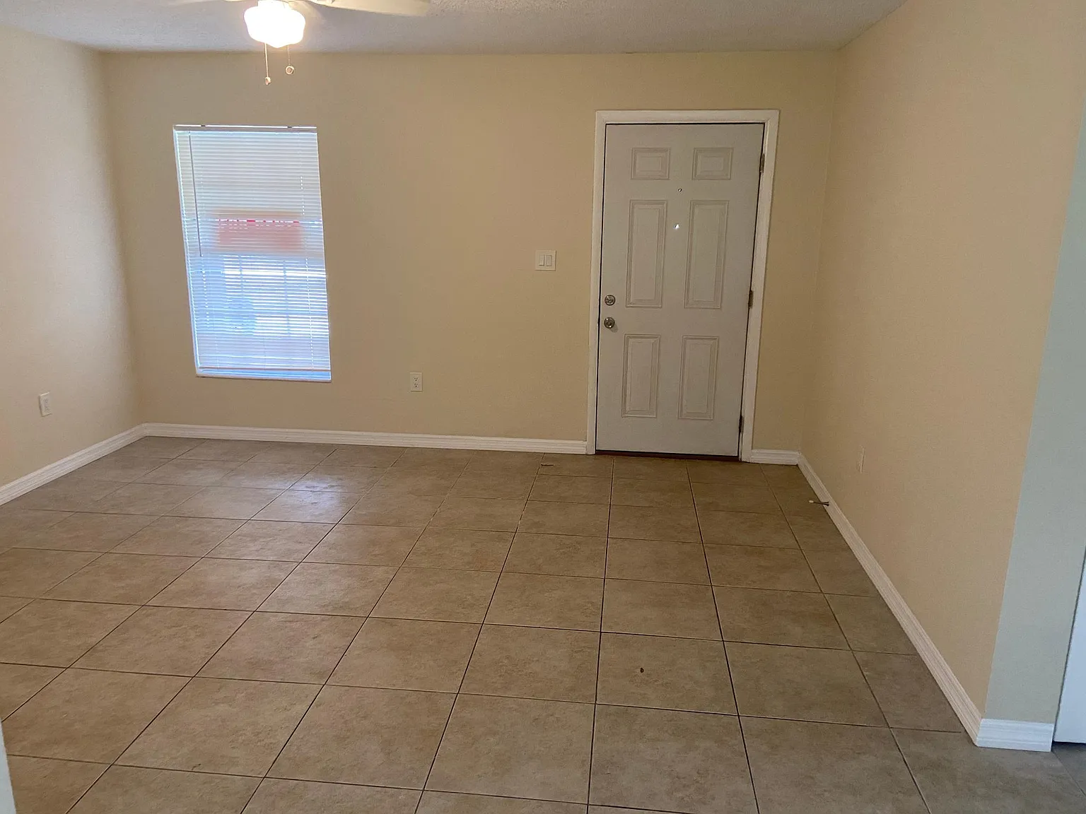 3 bed, 1.5 bath, 966 sqft, $1,800 — Photo 3