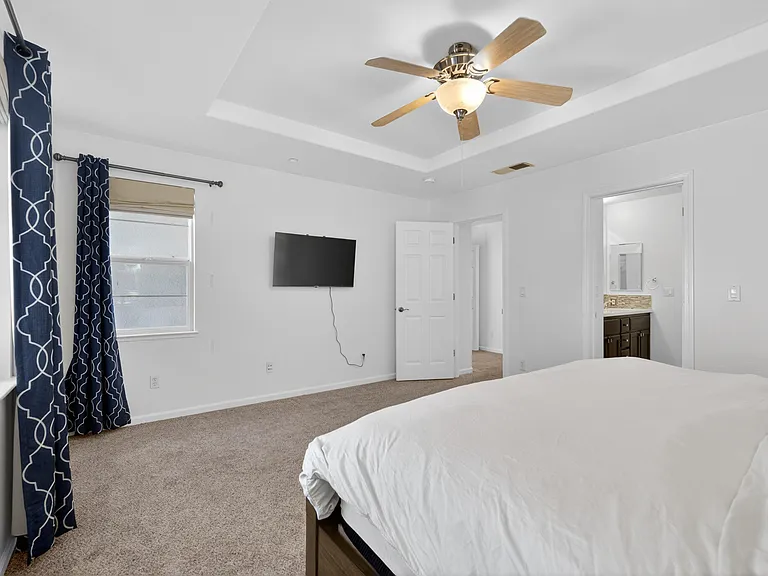 938 Visconti Pl — Photo 32