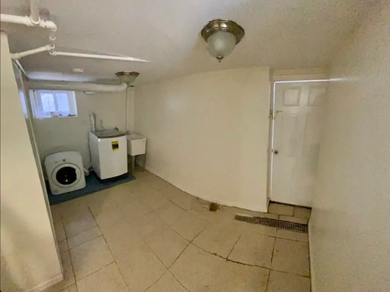289 Claremont Ave — Photo 15