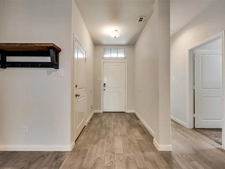 16040 Tottenhall Pass — Photo 3