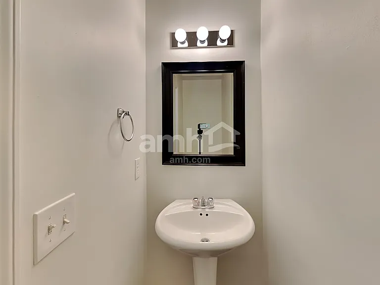 105 Hidden Creek Dr — Photo 8