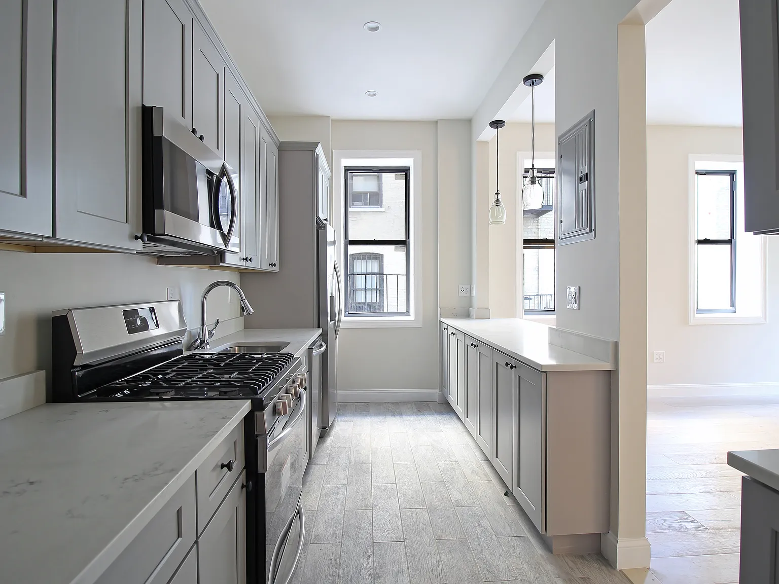 940 Street Nicholas's Avenue — Photo 3