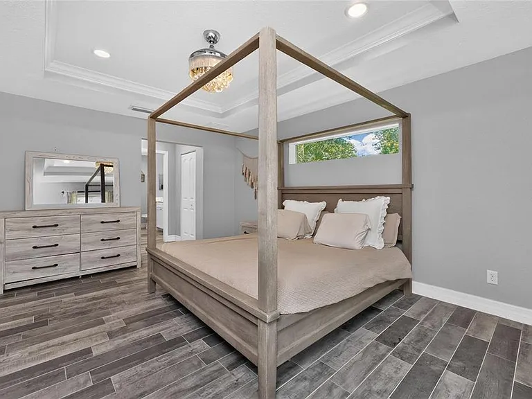 310 Albatross Rd — Photo 23