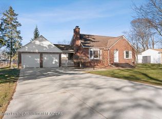 2525 Arlington Rd, Lansing, MI 48906
