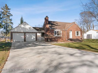 2525 Arlington Rd, Lansing, MI, 48906