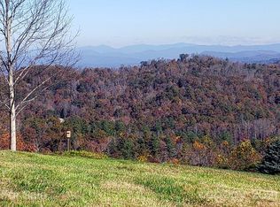 2 Cummings Ridge Trl, Hendersonville, NC 28739