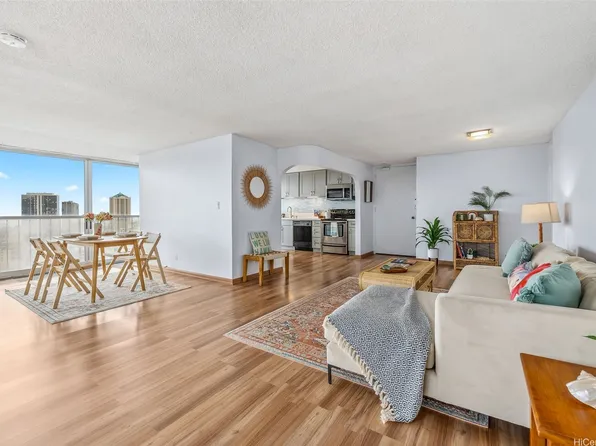 1425 Ward Ave APT 22E, Honolulu, HI 96822