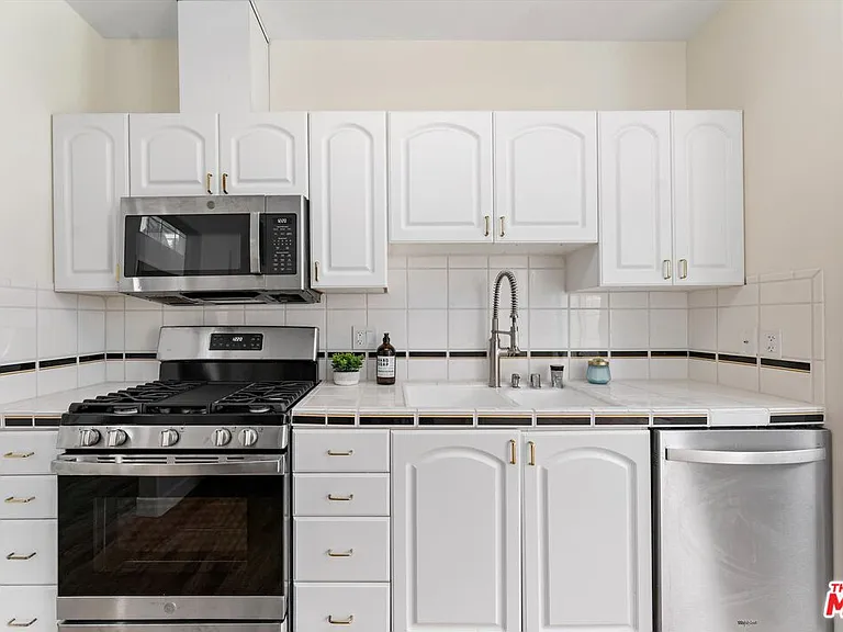 1338 Yale St #C — Photo 13