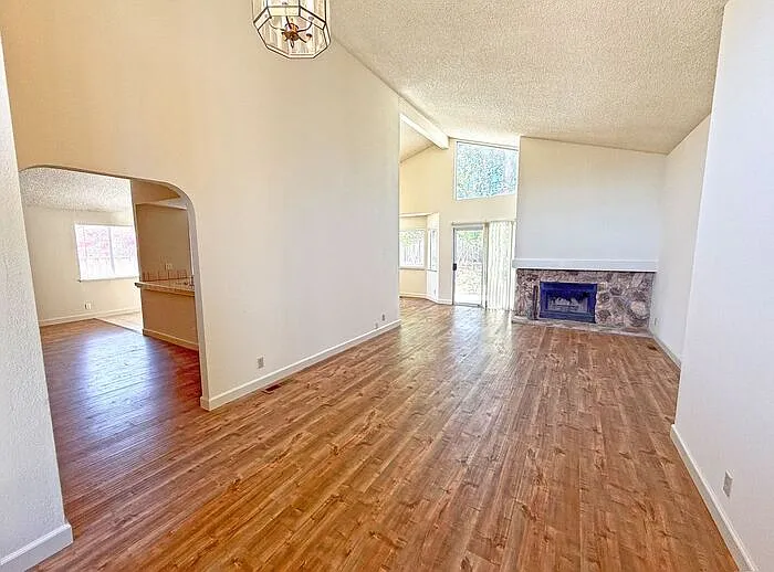 3305 Archbury Ct — Photo 2
