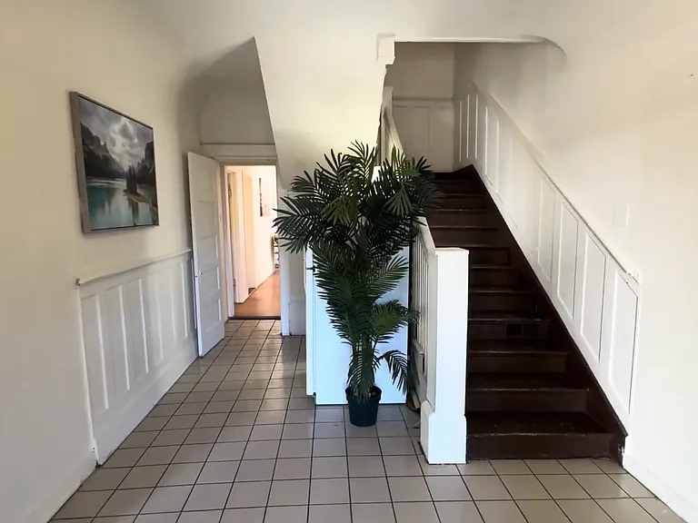1142 W 37th Pl — Photo 15