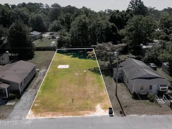 205 Holly Street, New Bern, NC 28560