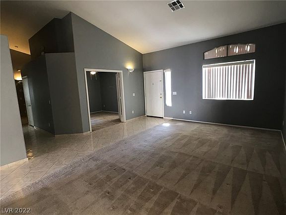 4th image of 684 Great Dane Ct