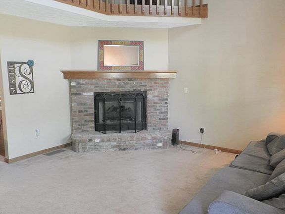 3rd image of 74 High Point Dr Unit 81