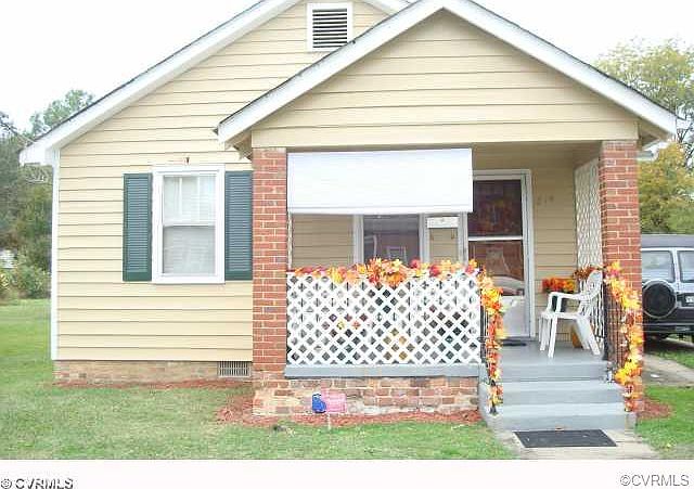 1st image of 214 Elm St
